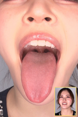 【あやかのベロ・のどちんこ見てっ！からHなキスしよっ！】
望月あやかちゃんの綺麗で極上のタン（舌）を鑑賞。正面➡左右を鑑賞。存在感抜群ののどちんこも確認したら指フェラ。この指フェラがエロい！！透明の唾液も糸を引き興奮をそそります。
そこからのとろけるような濃厚なキス！！ボルテージは一気に高まり完全に骨抜きにされる！【望月あやか】