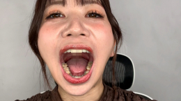 フェチ：レズ：『あなたの口内にお邪魔します♡』大浦真奈美ちゃんの丸見えのどち〇こをセルフで激撮！